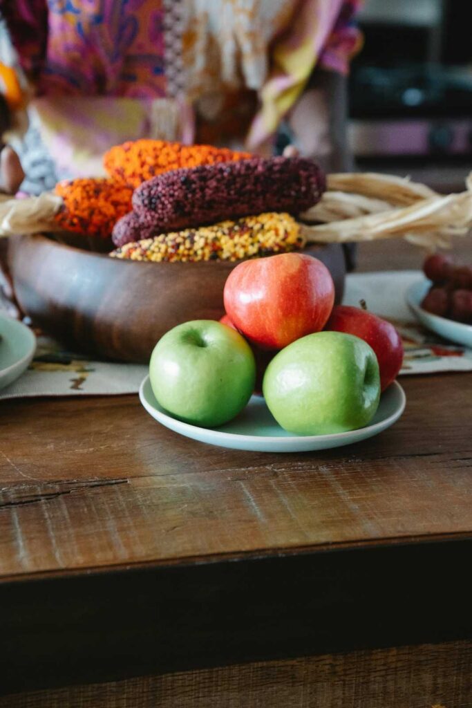 ,"Nutritional benefits of fresh apples for daily health and wellness"